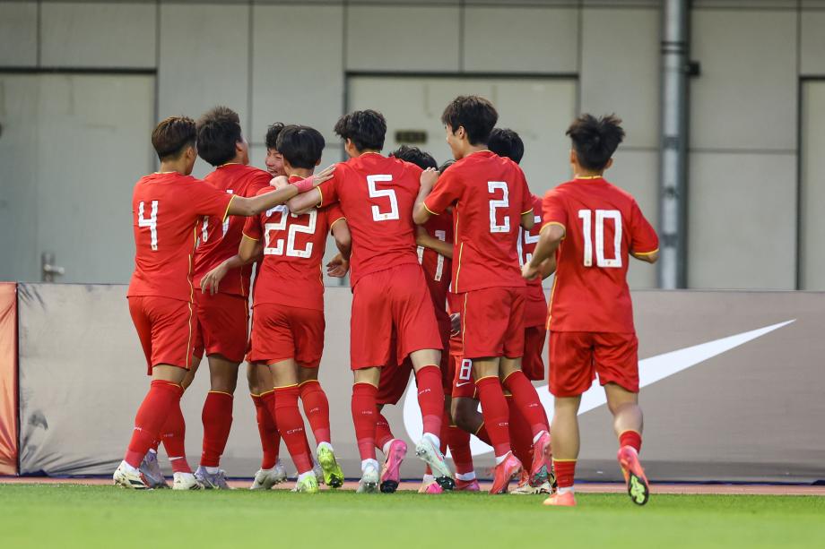 [图]帅惟浩补时致胜球  何思凡破门 U16国足2-1沙特U16
